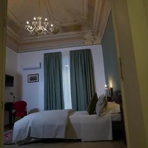 ds-apartments.taorminaitalyhotels.com/