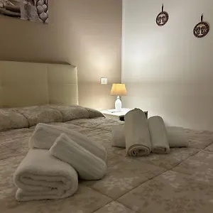 lucias-rooms.sicilyhotelsitaly.net/