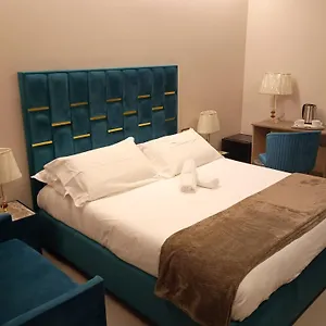 Suites&rooms Piazza Dei Martiri Alojamento de Acomodação e Pequeno-almoço Catânia